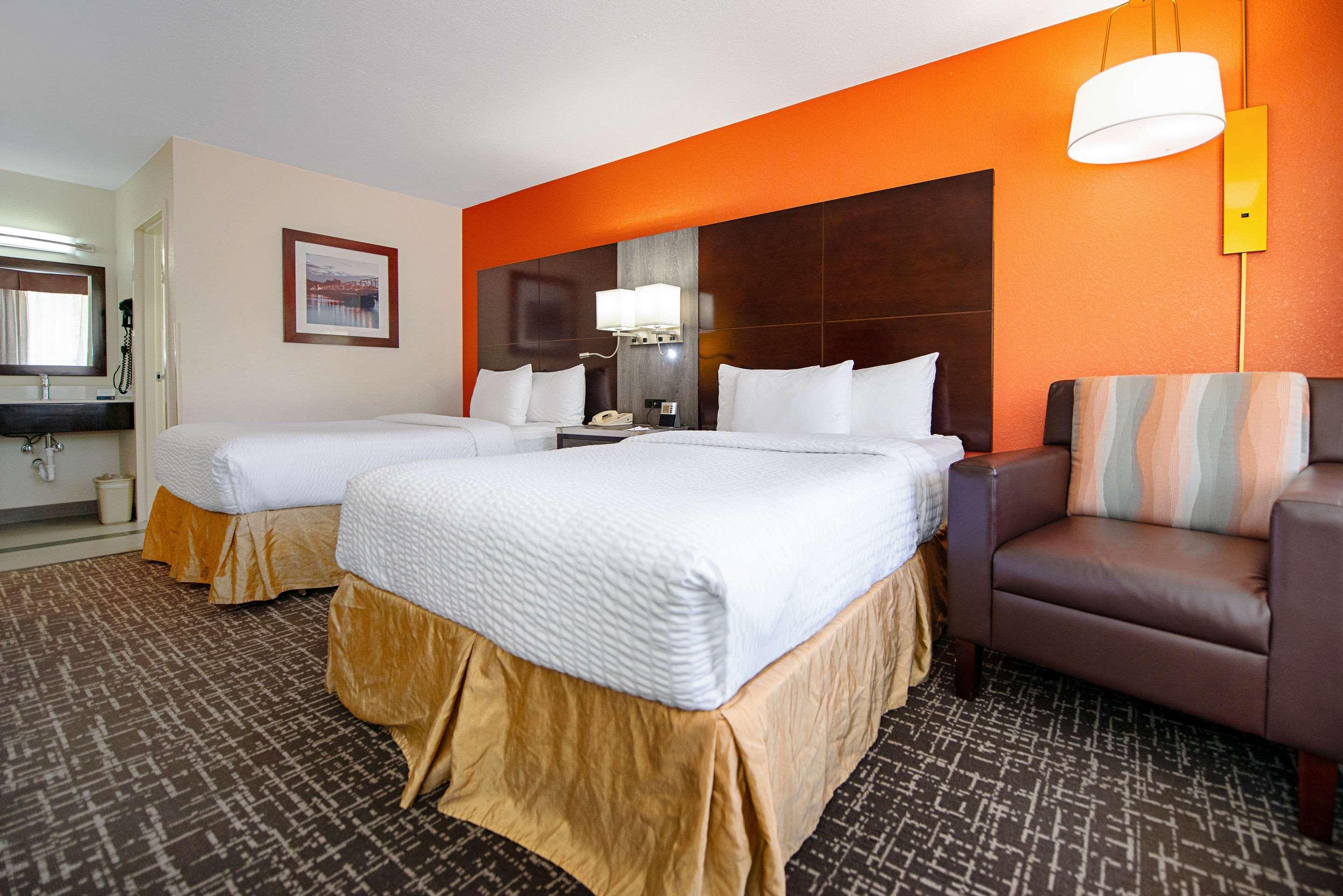 New Hope Inn & Suites מראה חיצוני תמונה