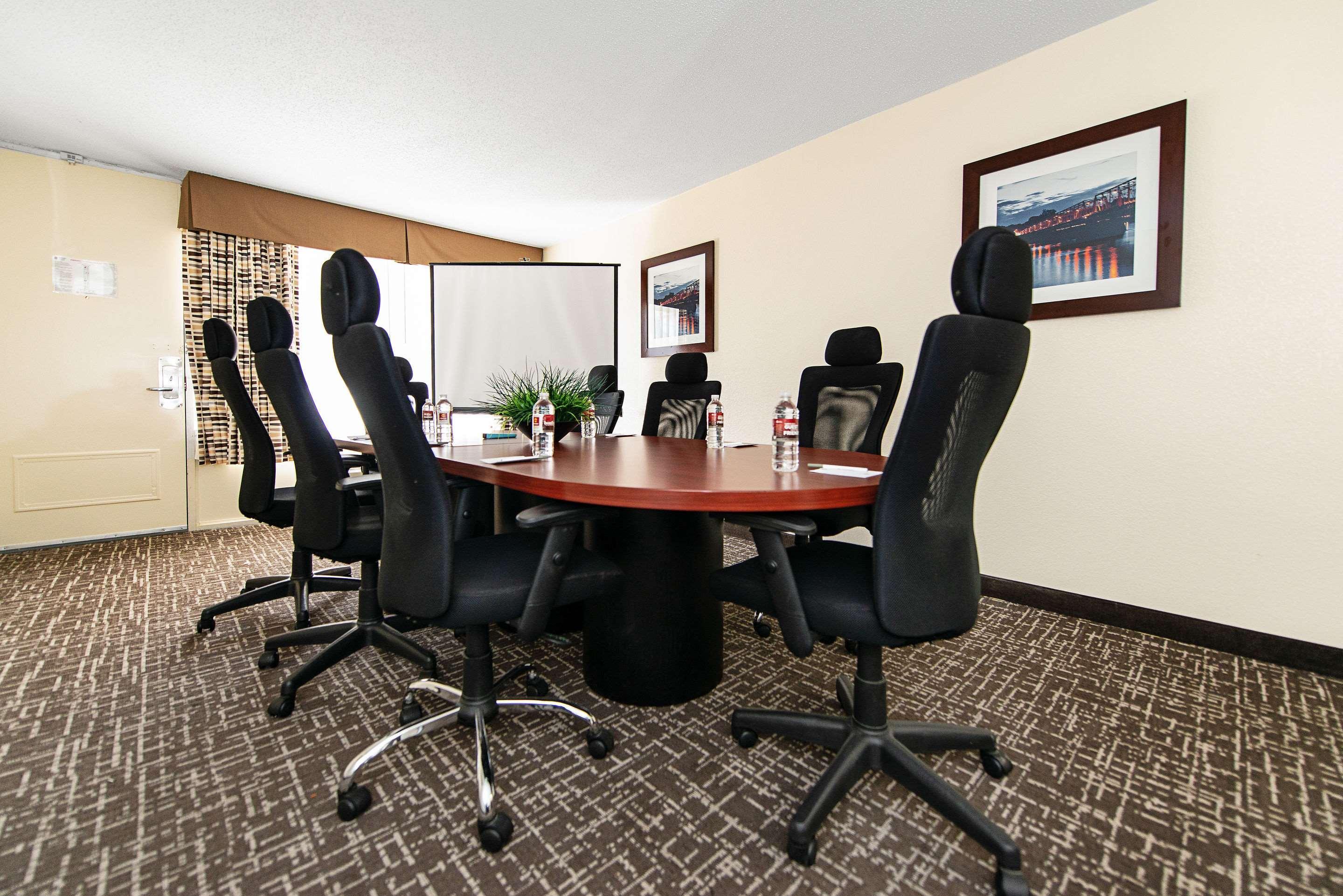 New Hope Inn & Suites מראה חיצוני תמונה